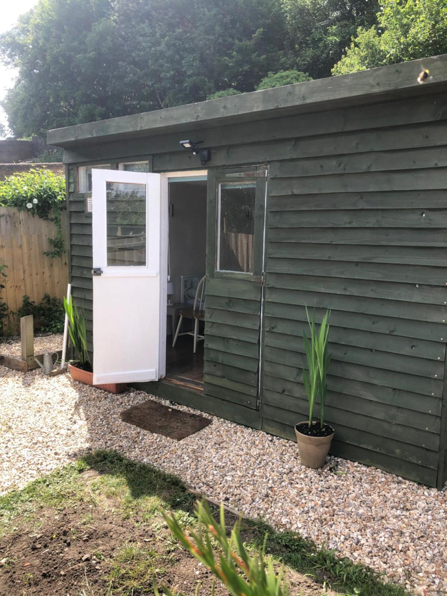 Bridport Garden Suite Exterior photo